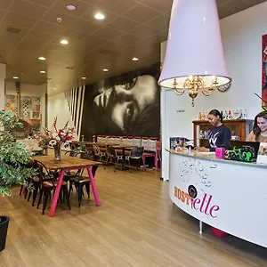 Hostelle - Women Only Хостел