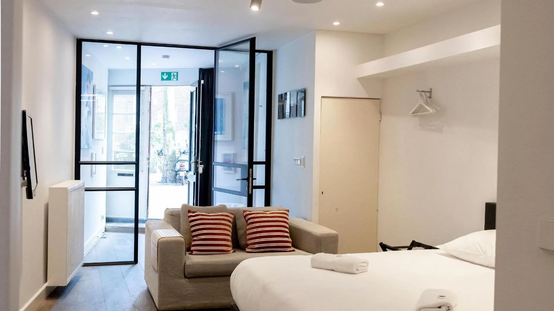 Bed & Breakfast Spui Apartment In Center Amsterdam